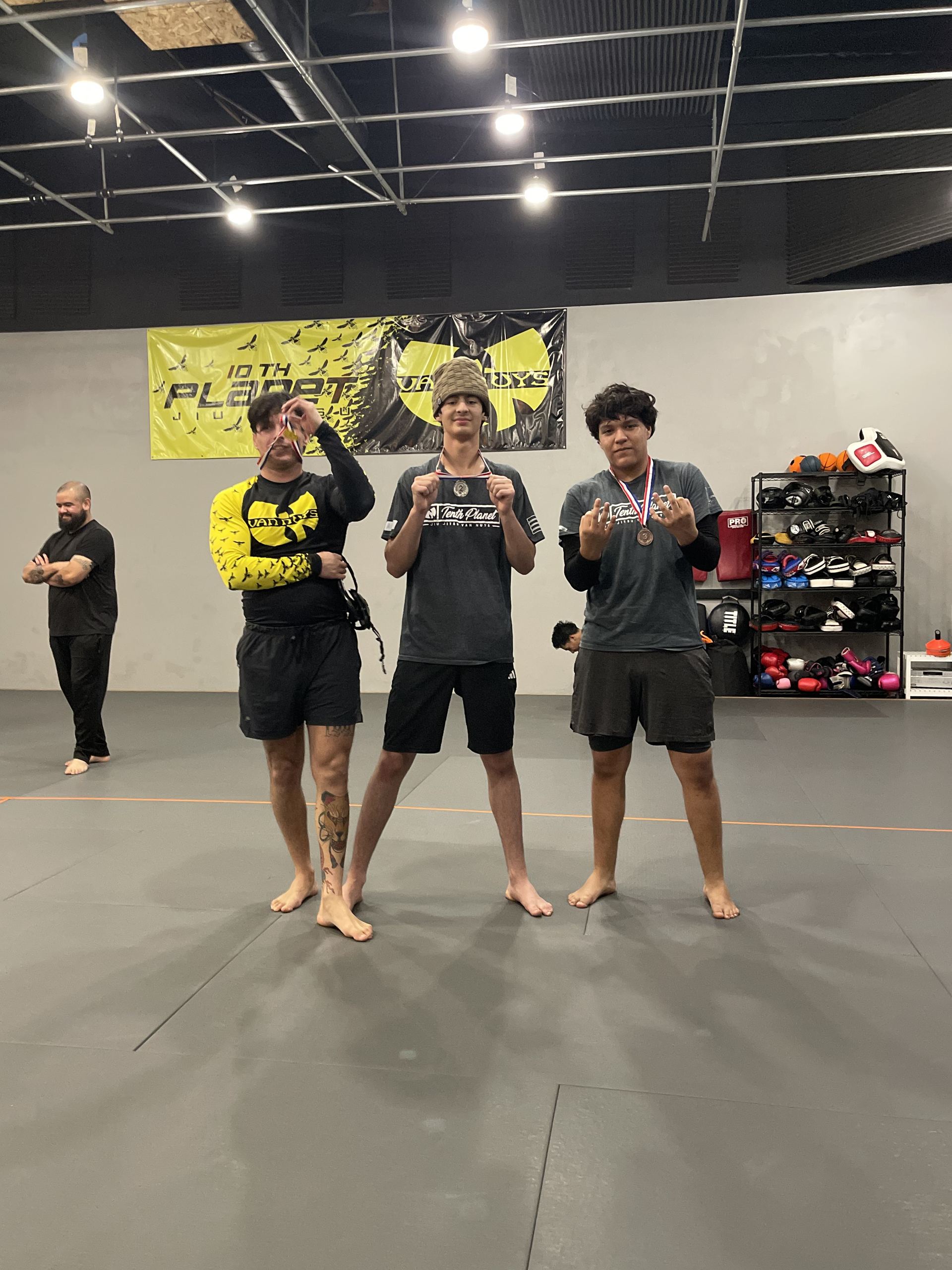 Adults training jiu-jitsu