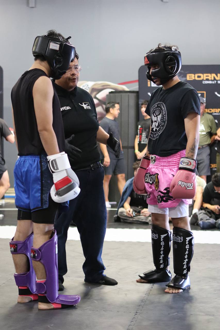 Muay Thai class for Reseda residents at 10th Planet Van Nuys
